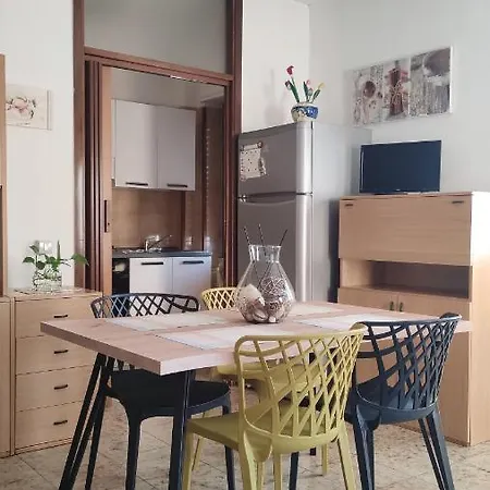 Bright House Apartment *